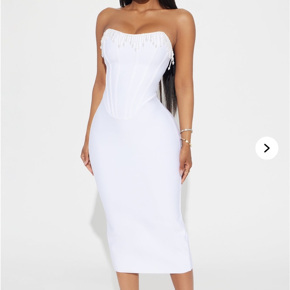 Elegant White Strapless Dress